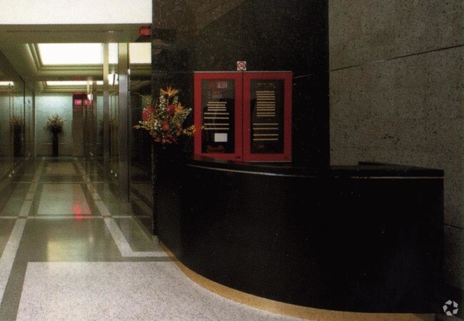 Lobby photograph - 90 William St