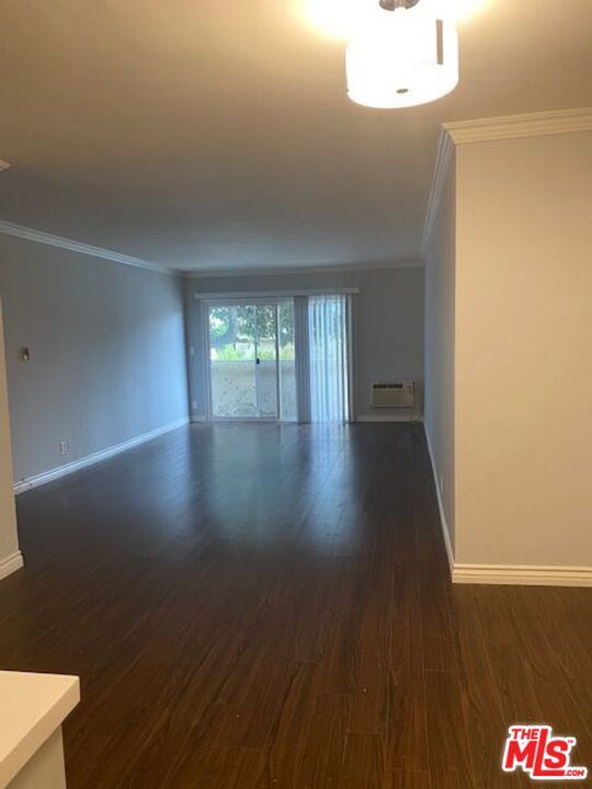 Foto del edificio - 1030 N Orange Grove Ave