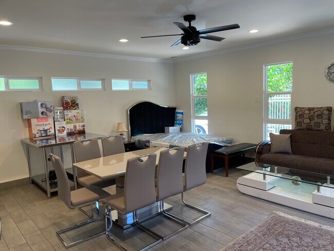 Foto del edificio - 20227 Leadwell St