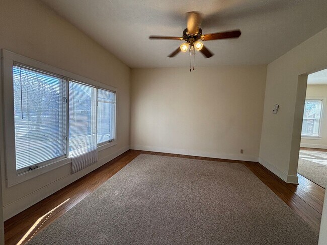 Building Photo - Middlehurst1741