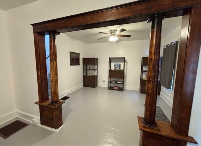 Building Photo - 2344 Elm St