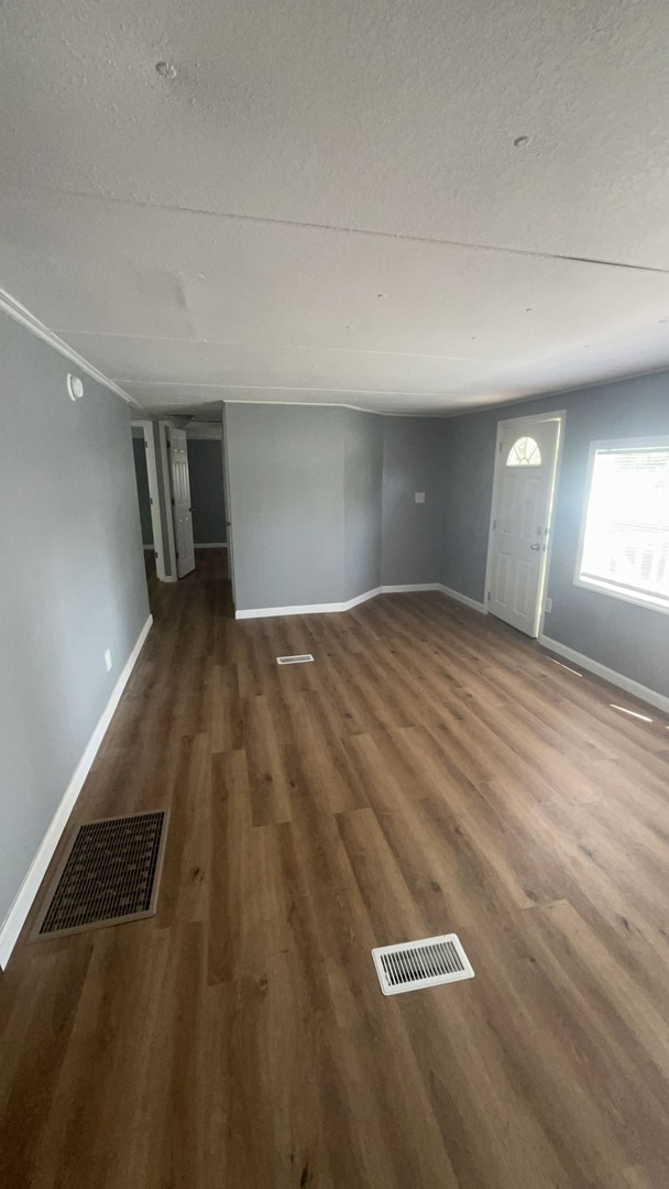 Building Photo - 2868 Mineola Dr