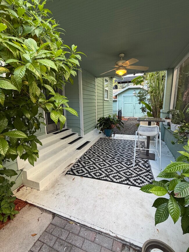 Foto del edificio - 27 NE 49th St