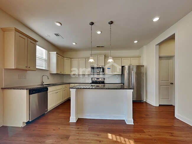 Building Photo - 6835 Thistle Down Dr