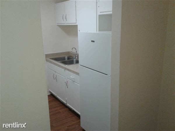 Primary Photo - 461 Brentwood Dr