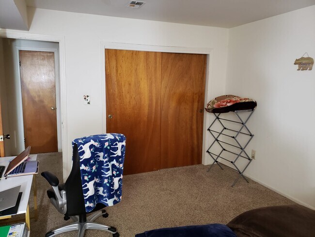 Foto del edificio - 522 Sharon Garden Ct