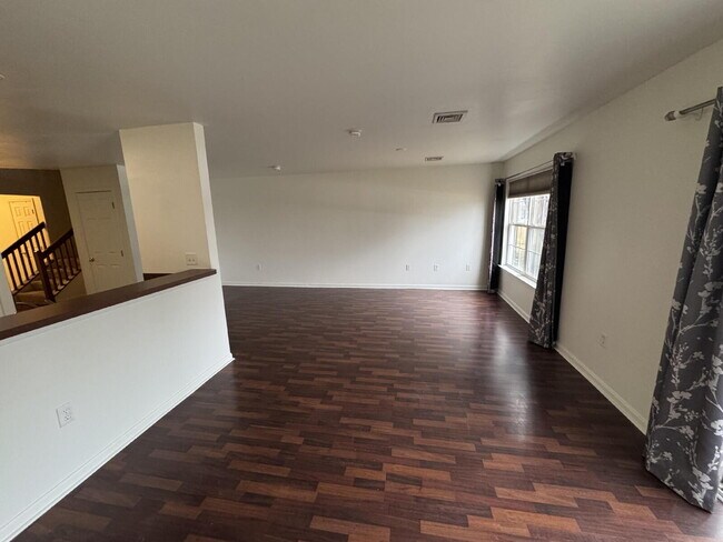 Foto del edificio - 112 Hawk Ct