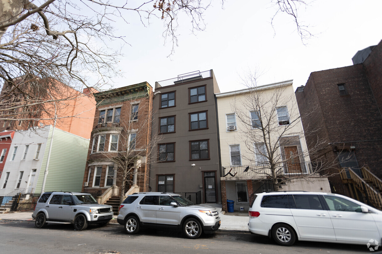 Building Photo - 1406 Crotona Park E