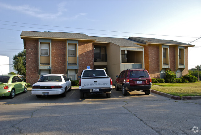 Building Photo - Granbury Heights Apartments