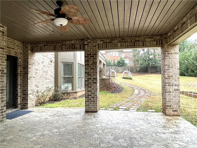 Building Photo - 3816 Chamblee Dunwoody Rd