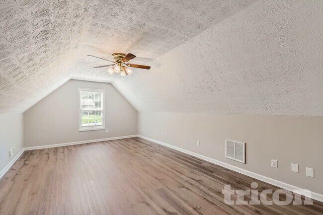 Building Photo - 315 Chestnut Dr