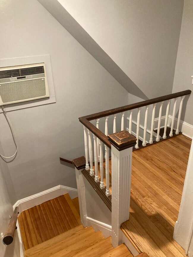 Front hallway - 22 W Spring St