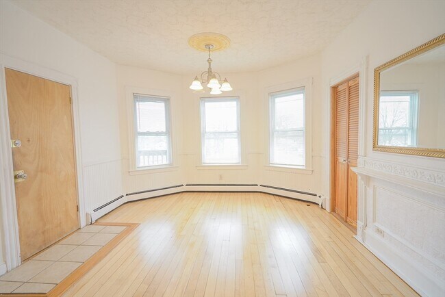 Building Photo - 28 Longwood Ave