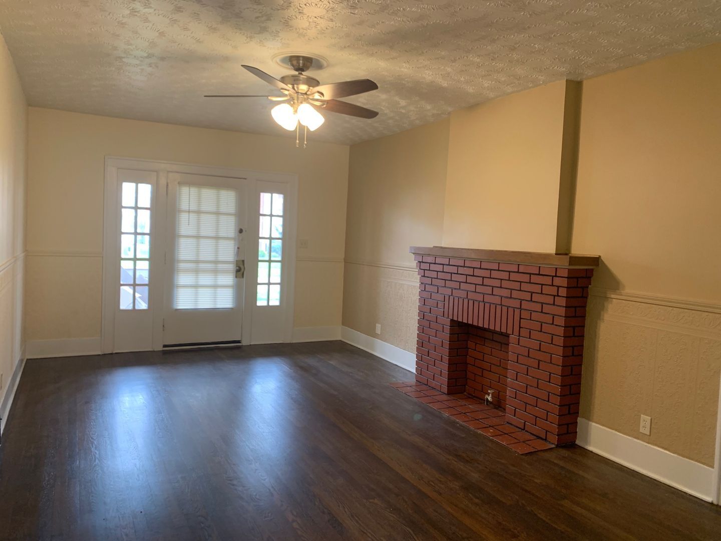 131 E Broadway Ave Girard, OH 44420 – photo 5