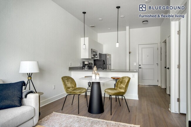 Foto del edificio - 1586 Hooker St
