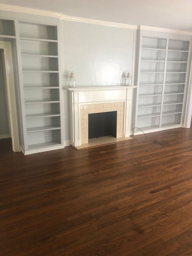 Building Photo - WONDERFUL SO. HIGHLANDS HOME.