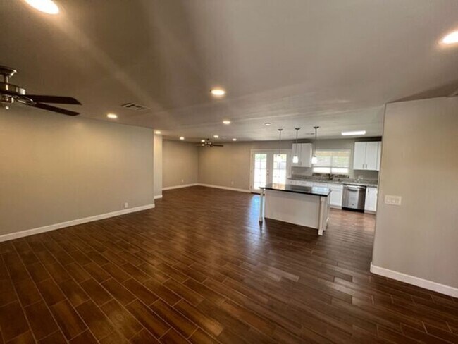 Foto del edificio - Stunning Oro Valley 4-Bed Home with Mounta...
