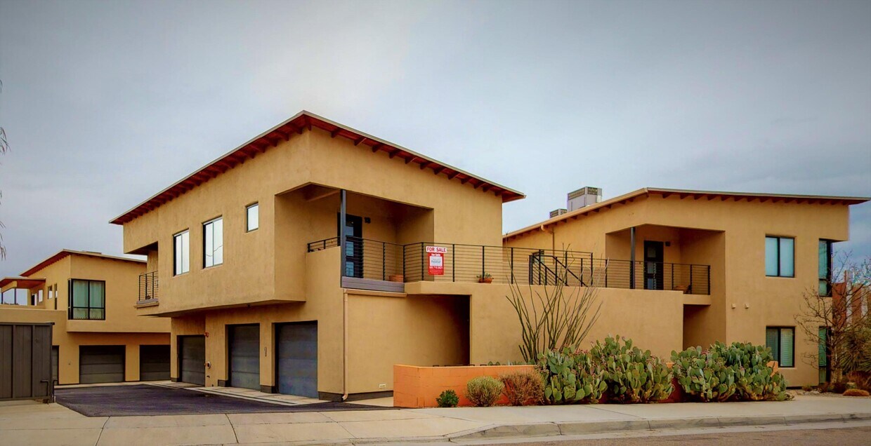 Primary Photo - 201 Aliso Dr SE