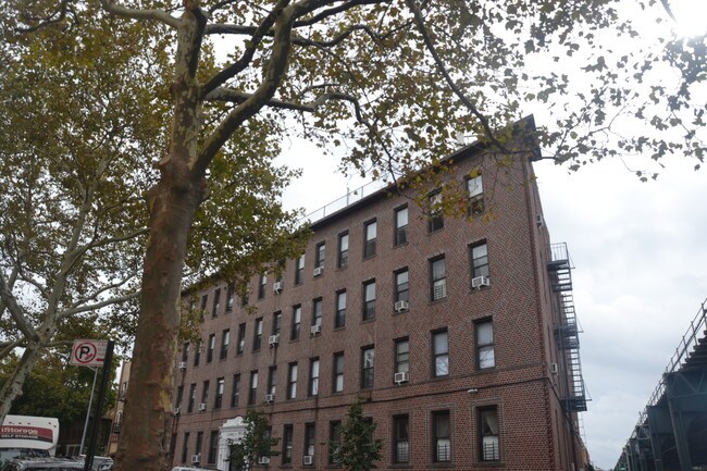 Foto del edificio - Carmela Court Apartments