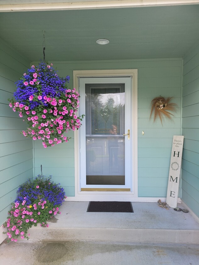 108 Blossom Ln, Elma, WA 98541 House Rental in Elma, WA