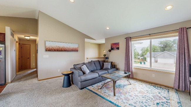 Building Photo - 4024 Stone Point Dr NE