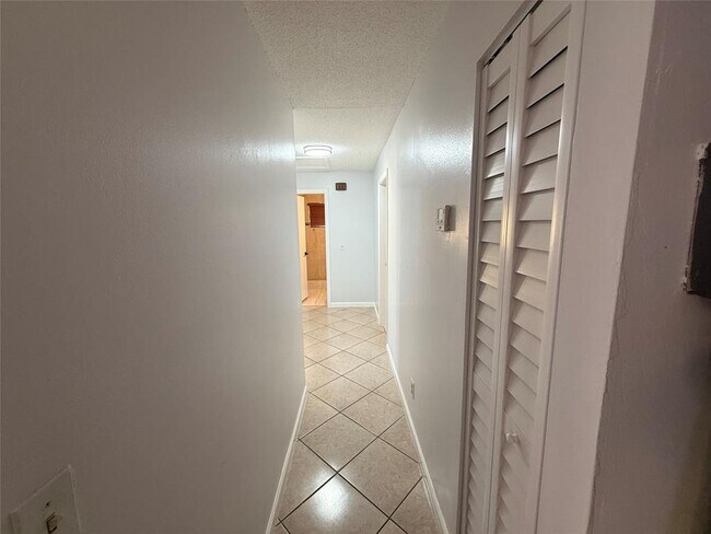 Foto del edificio - 2451 SW 86th Ave