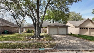Building Photo - 7003 Glen Rosa Dr