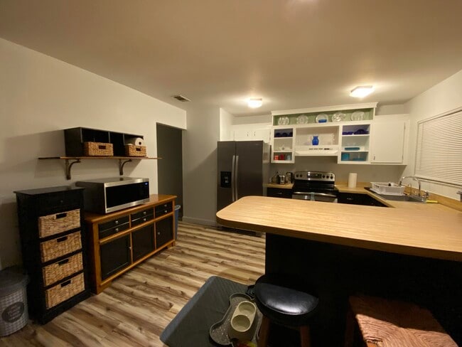 Foto del edificio - 282 SW Bridgeport Dr
