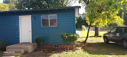 Building Photo - 825 ENE Loop 323
