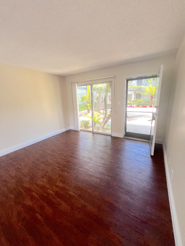 Foto del edificio - 931 W 19th St