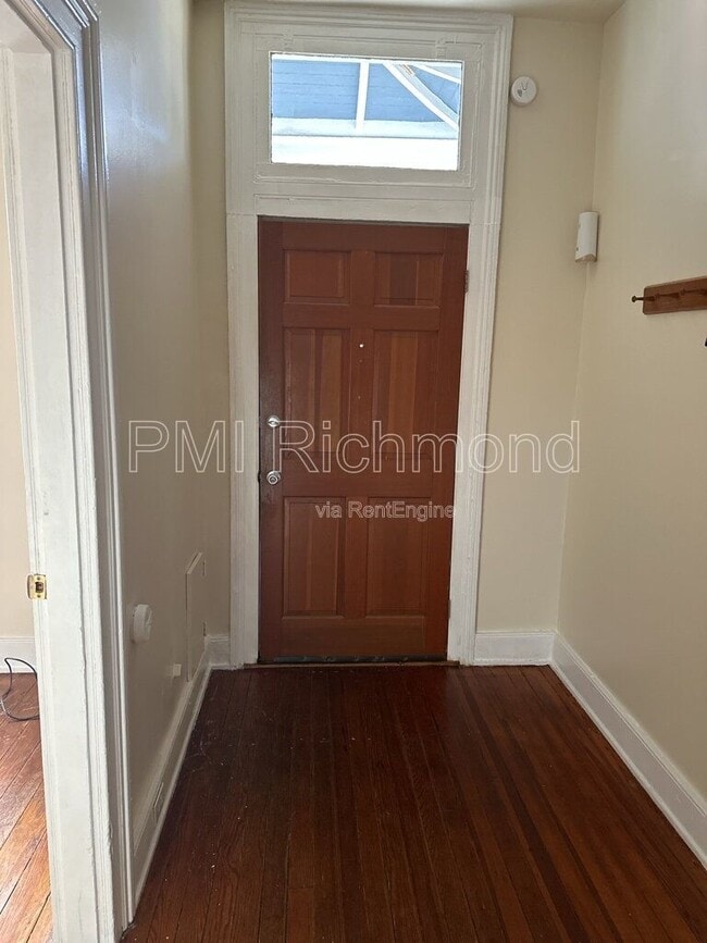 Photo - 413 S Laurel St House