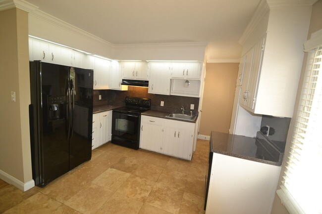 Foto del edificio - 1627 Wildwood Rd
