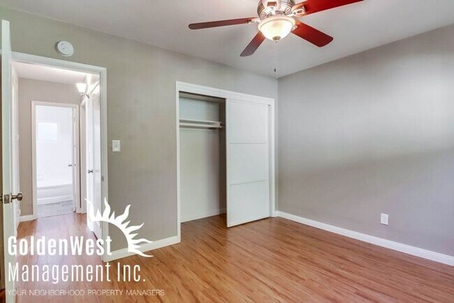 Foto del edificio - Charming 2Bd 1Ba Duplex in Pacific Beach