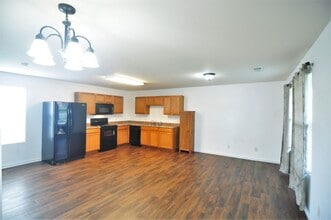 Building Photo - 29934 Glenrose Way