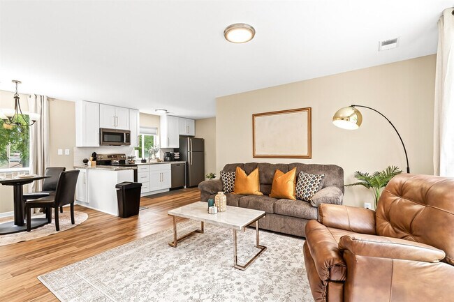 Foto del edificio - 18423 Sharon Ln