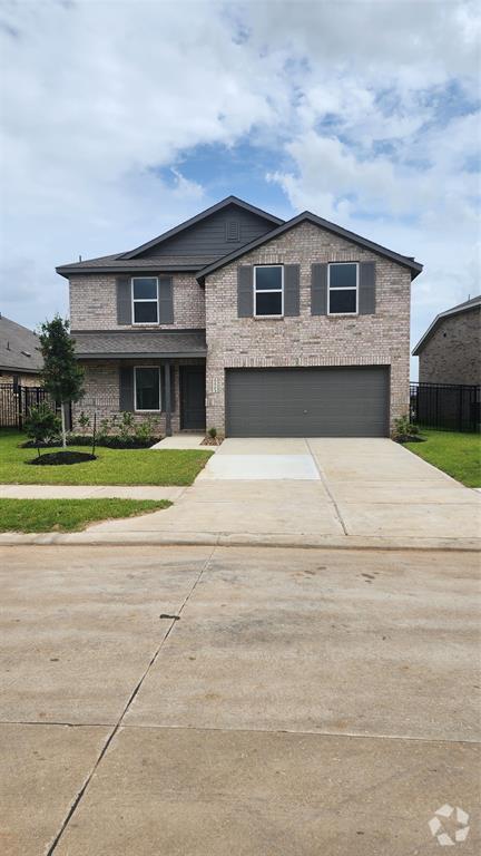 Building Photo - 27703 Village Cir Dr