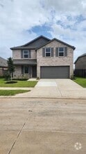 Building Photo - 27703 Village Cir Dr