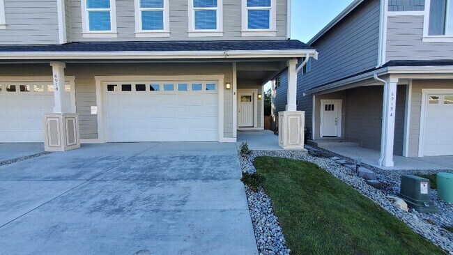 Foto del edificio - 6914 Delaney Ln NE