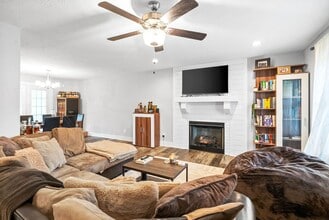 Building Photo - 180 Sambar Dr