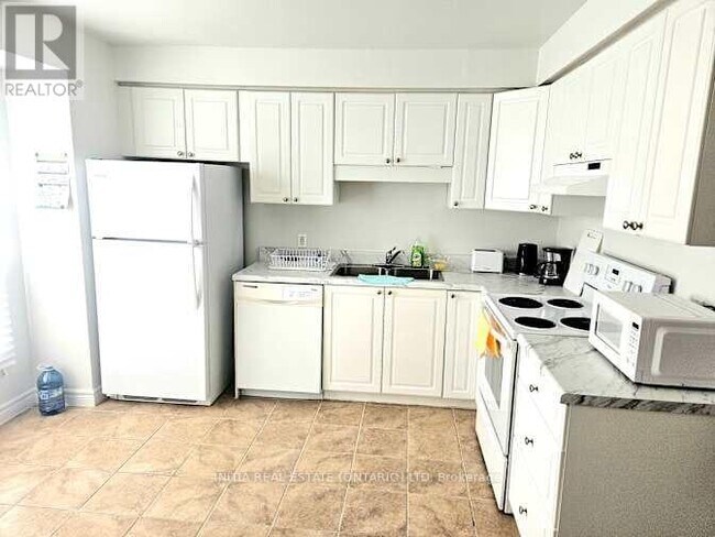 Photo du bâtiment - 35 Waterman Ave