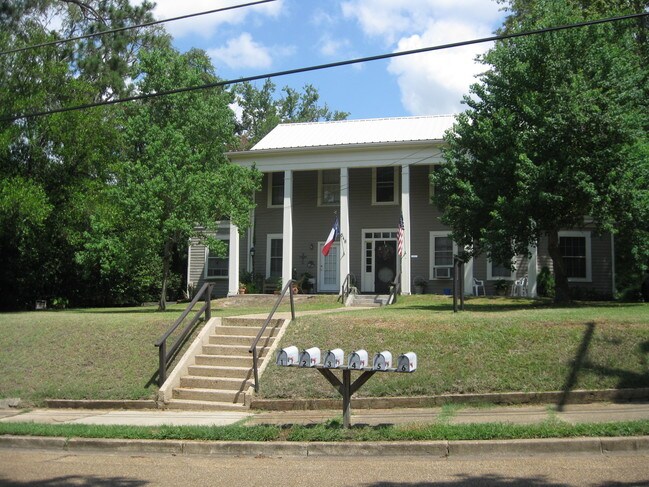Building Photo - College Street Apartments