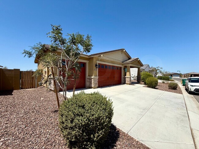 Building Photo - 20740 N Oasis Ln