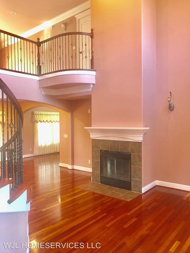 Building Photo - 5 br, 4 bath House - 6449 S 120th St