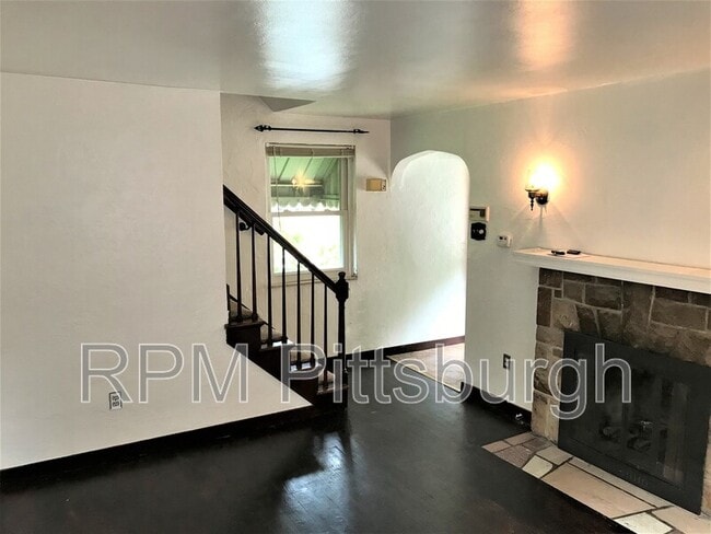 Building Photo - 1685 Doyle St