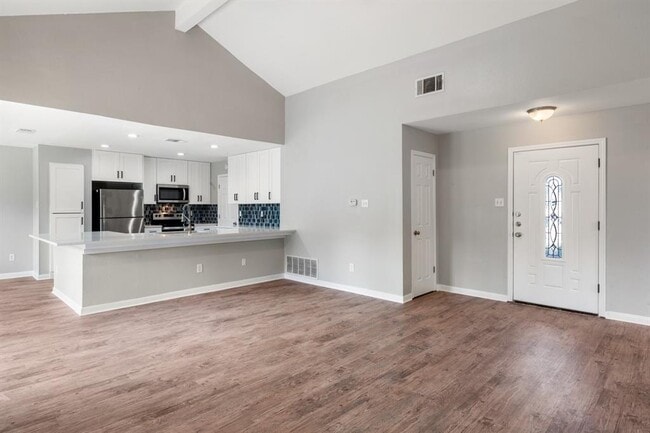 Building Photo - 13313 Briar Hollow Dr