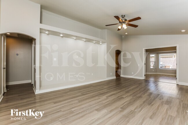 Foto del edificio - 4116 E Tanglewood Dr