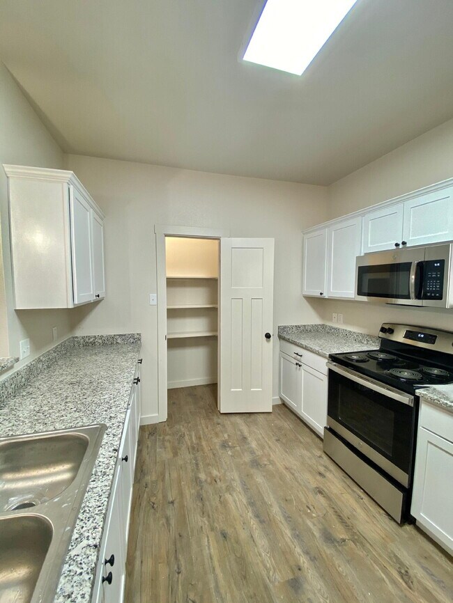 Building Photo - 2725 137th St