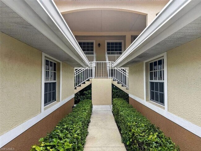 Foto del edificio - 8175 Celeste Dr