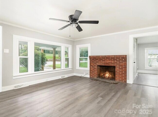 Living Room Fire Place - 123 Lincoln St