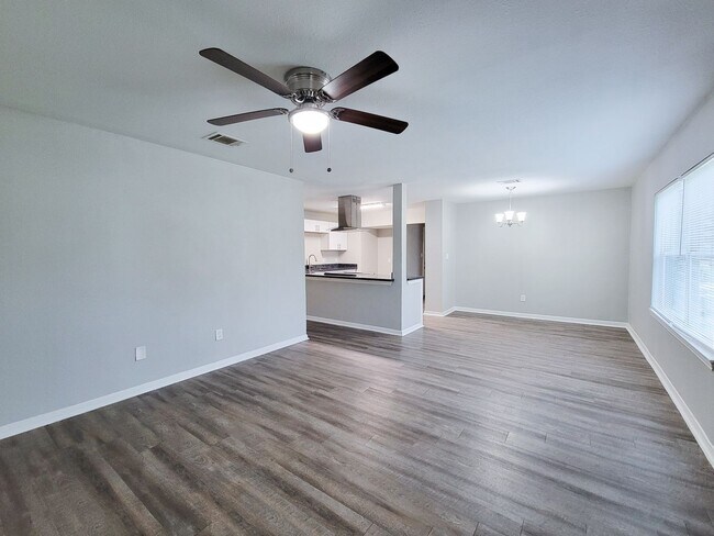 Building Photo - BEAUTIFUL REMODELED 3 BEDOOM LEASE HOME